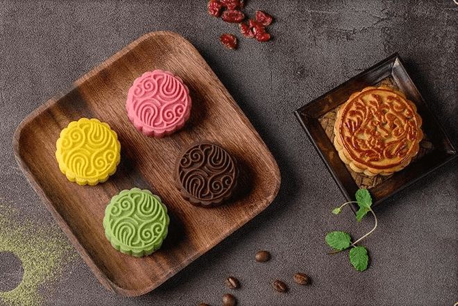 月餅全自動(dòng)刷蛋機(jī)，提高產(chǎn)品產(chǎn)量，提升產(chǎn)品檔次！